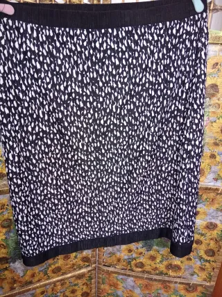 Falda elástica con estampado