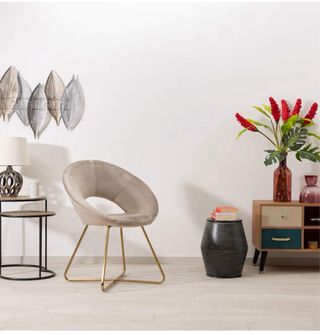 Poltrona moderna beige e oro