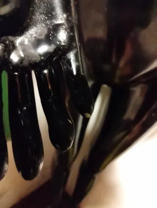 Maniquí negro brillante