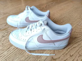 Zapatillas Nike Court Vision Low Blancas Rosas