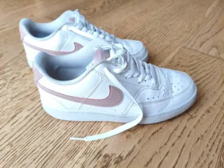 Zapatillas Nike Court Vision Low Blancas Rosas