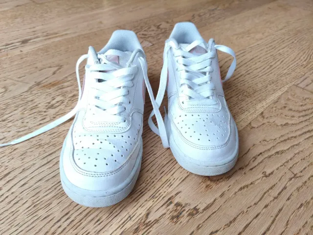 Zapatillas Nike Court Vision Low Blancas Rosas