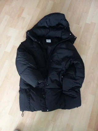 Chaquetón Bershka oversize negro talla L