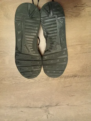 Zapatillas Diadora Negras y Blancas