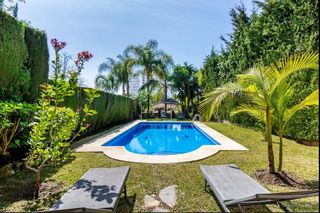 Piso en alquiler en Los Naranjos - Las Brisas en Marbella