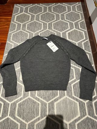Jersey Zara Gris con Detalles Trenzados