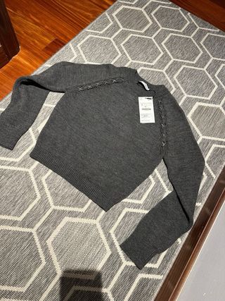 Jersey Zara Gris con Detalles Trenzados