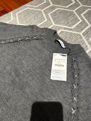 Jersey Zara Gris con Detalles Trenzados