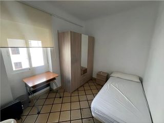 Piso en alquiler en Camino de Ronda - Rosaleda en Granada