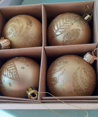 Bolas de Navidad Doradas