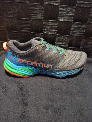 La Sportiva Akasha 2 ll Carbon/Flame