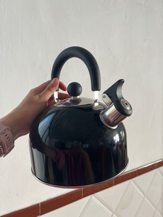 Tetera Hervidor de agua negro para todos fuegos