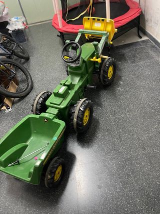 Tractor de pedales John Deere con remolque