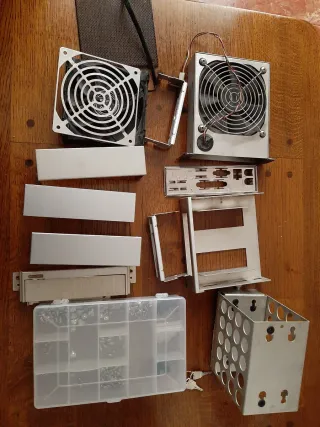 Caja PC Lian-Li. Aluminio