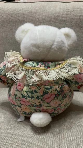 Orsacchiotto vintage con vestito floreale