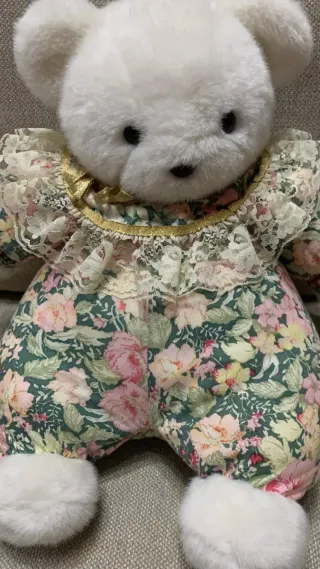 Orsacchiotto vintage con vestito floreale