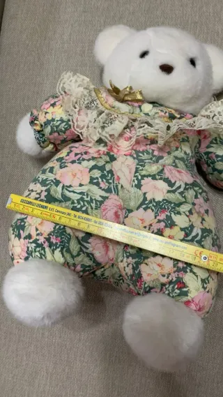 Orsacchiotto vintage con vestito floreale