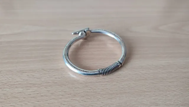 Pulsera de material Zamak