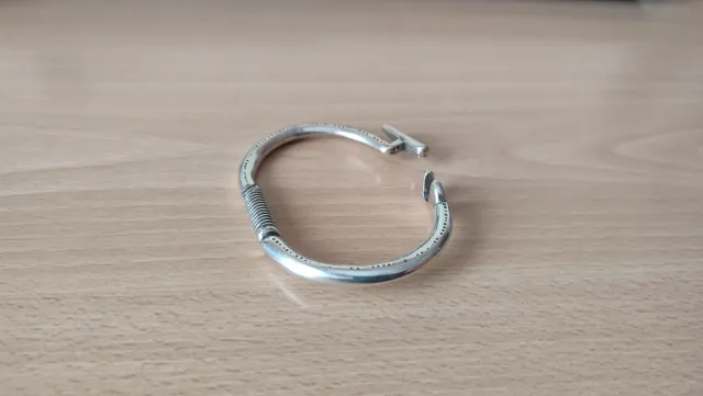 Pulsera de material Zamak