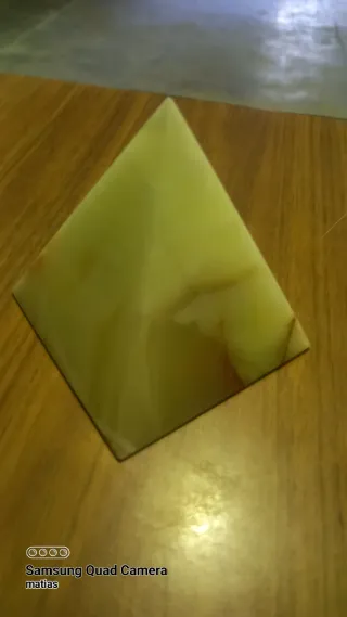 Pisapapeles de piedra