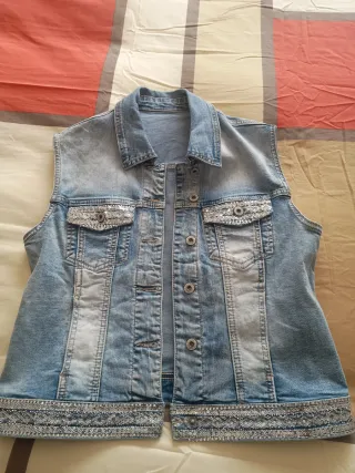 Chaleco tejano con lentejuelas