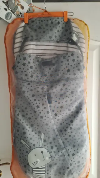 Saco Carrito Bebé Estrellas Conejo Gris