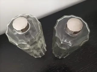 2 contenitori vintage in vetro con coperchio