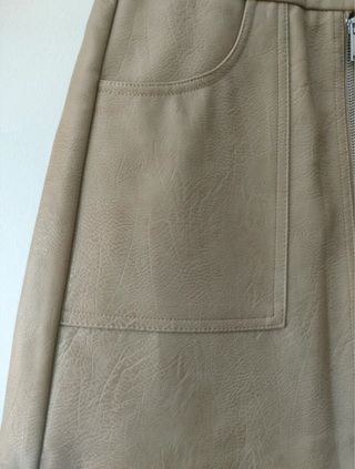 Falda corta Stradivarius