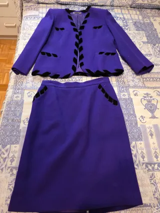 Traje de chaqueta y falda