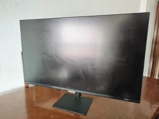 Monitor Samsung S32R750U Space Saving