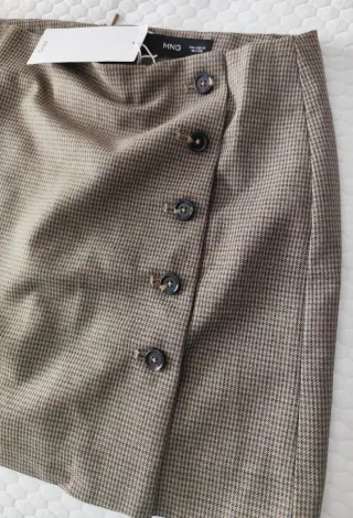 Minifalda Mango cuadros botones