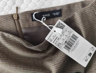 Minifalda Mango cuadros botones