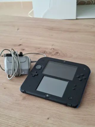 Nintendo 2DS Nero e Blu con Giochi