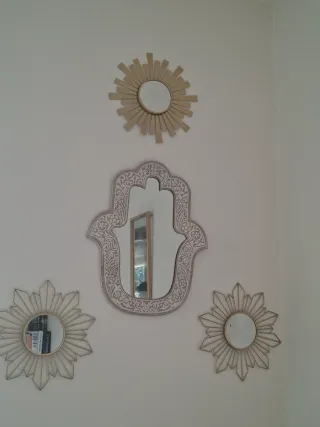 Set di 4 specchi decorativi Sole e Mano in legno