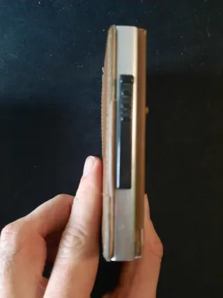 Cartera de piel marrón tarjetas