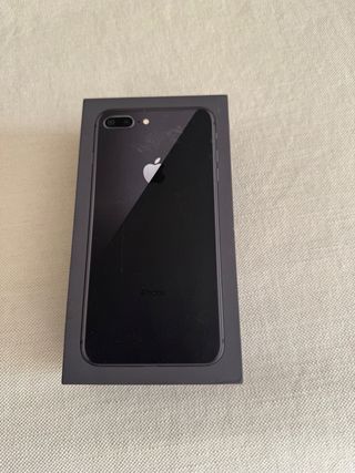 iPhone 8 Plus 64GB Space Gray + Funda