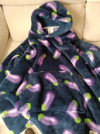 Snuddie Primark Morado con Capucha