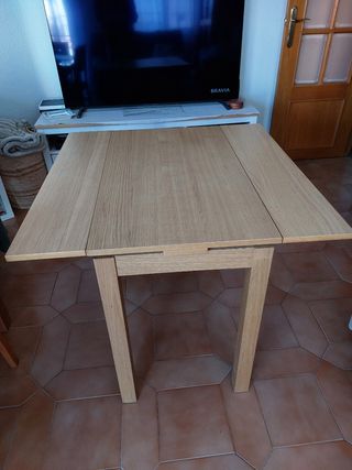 Mesa de comedor extensible de madera