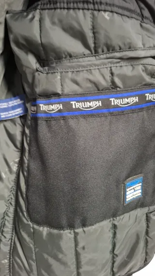 Chaqueta Moto Triumph Negra y Blanca