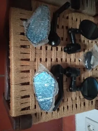 Accesorios moto: 2 maletines y 2 juegos espejos