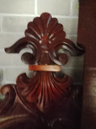 Cama antigua de matrimonio de madera