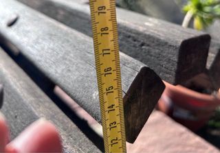 Banco de jardín de madera y metal