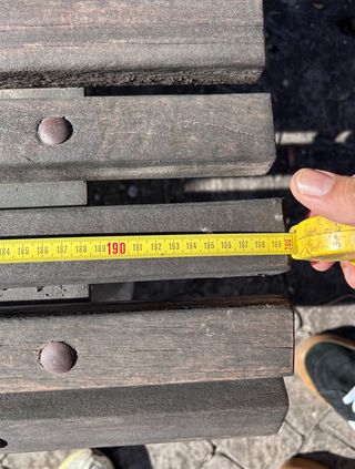 Banco de jardín de madera y metal