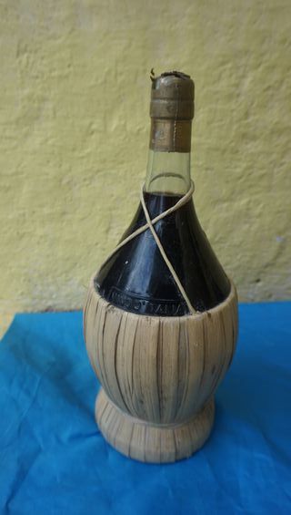 Bottiglia di whisky in pelle antica e altri modelli, guarda le foto