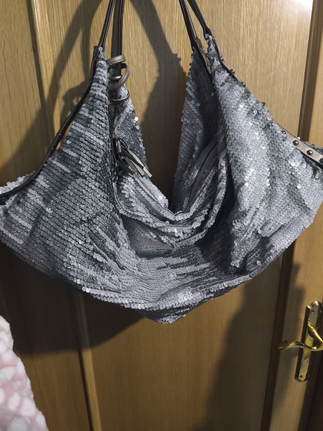Bolso de lentejuelas gris/ plateado
