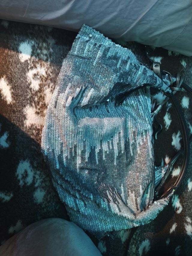 Bolso de lentejuelas gris/ plateado