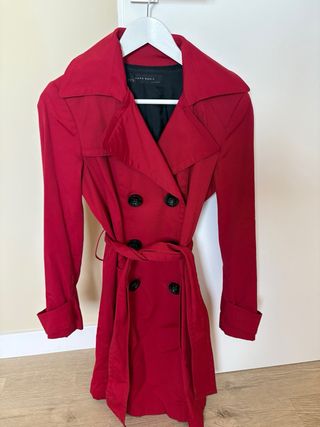 Gabardina Zara Roja de mujer