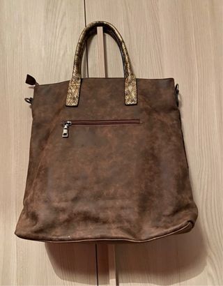 Borsa donna nera e oro con borchie