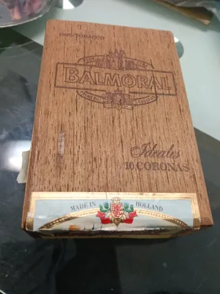 Scatola  dasigari Balmoral Ideales 10 Coronas