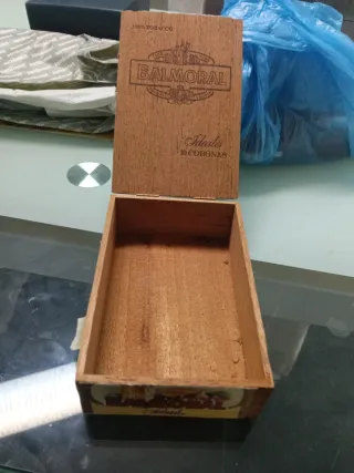 Scatola  dasigari Balmoral Ideales 10 Coronas